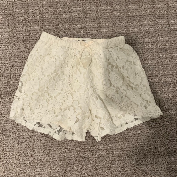 Abercrombie & Fitch Pants - floral lace shorts